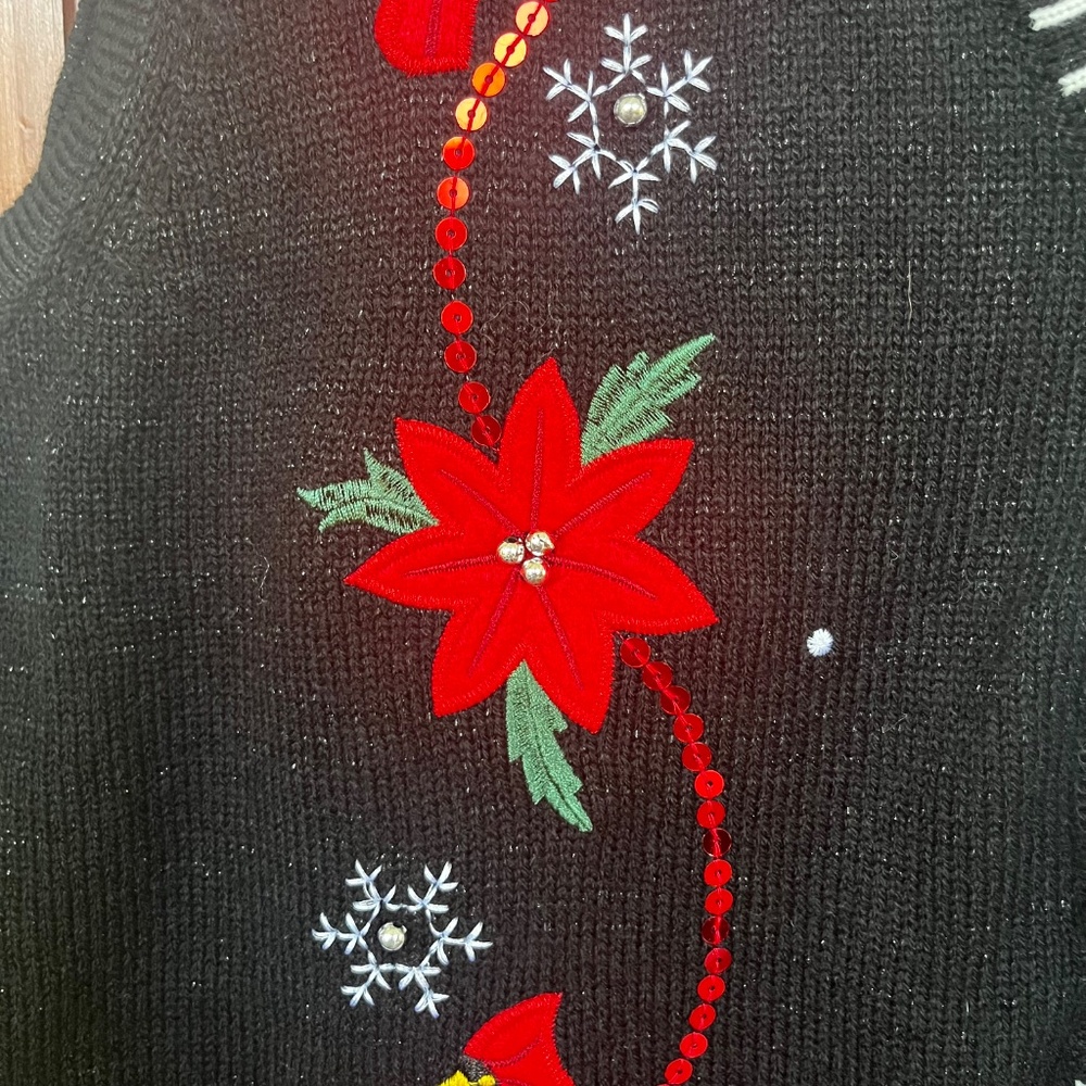 VTG Susan Bristol Black Cardinal & Poinsettia Embellished Sweater Vest Size 3X - Picture 3 of 6
